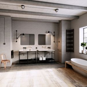 Designerska łazienka w stylu industrialnym - gotowy pomysł na aranżację. Fot. Ferro