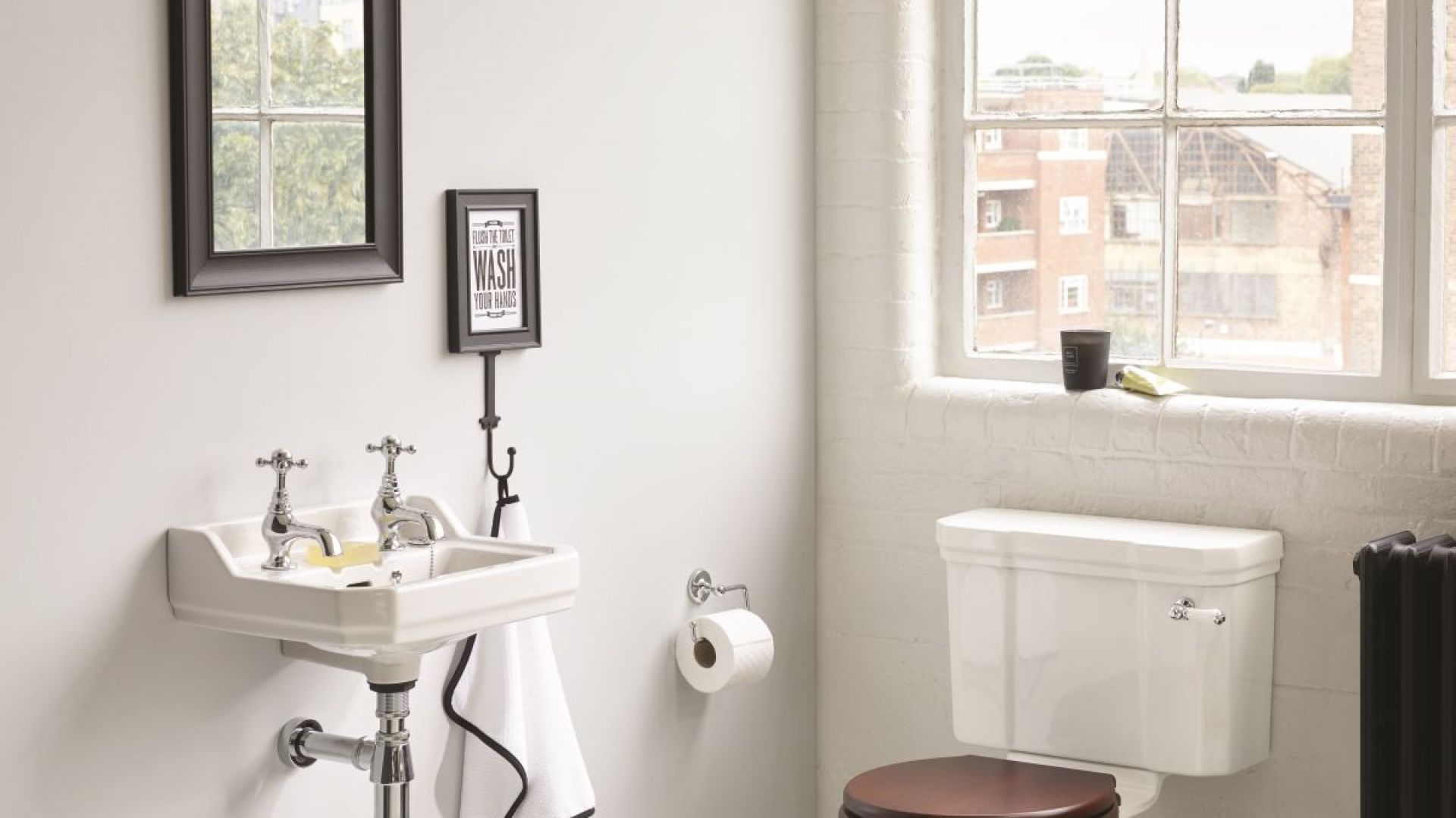 Do łazienki w stylu retro: ceramika sanitarna z kolekcji Waverley marki Ideal Standard. Fot. Ideal Standard