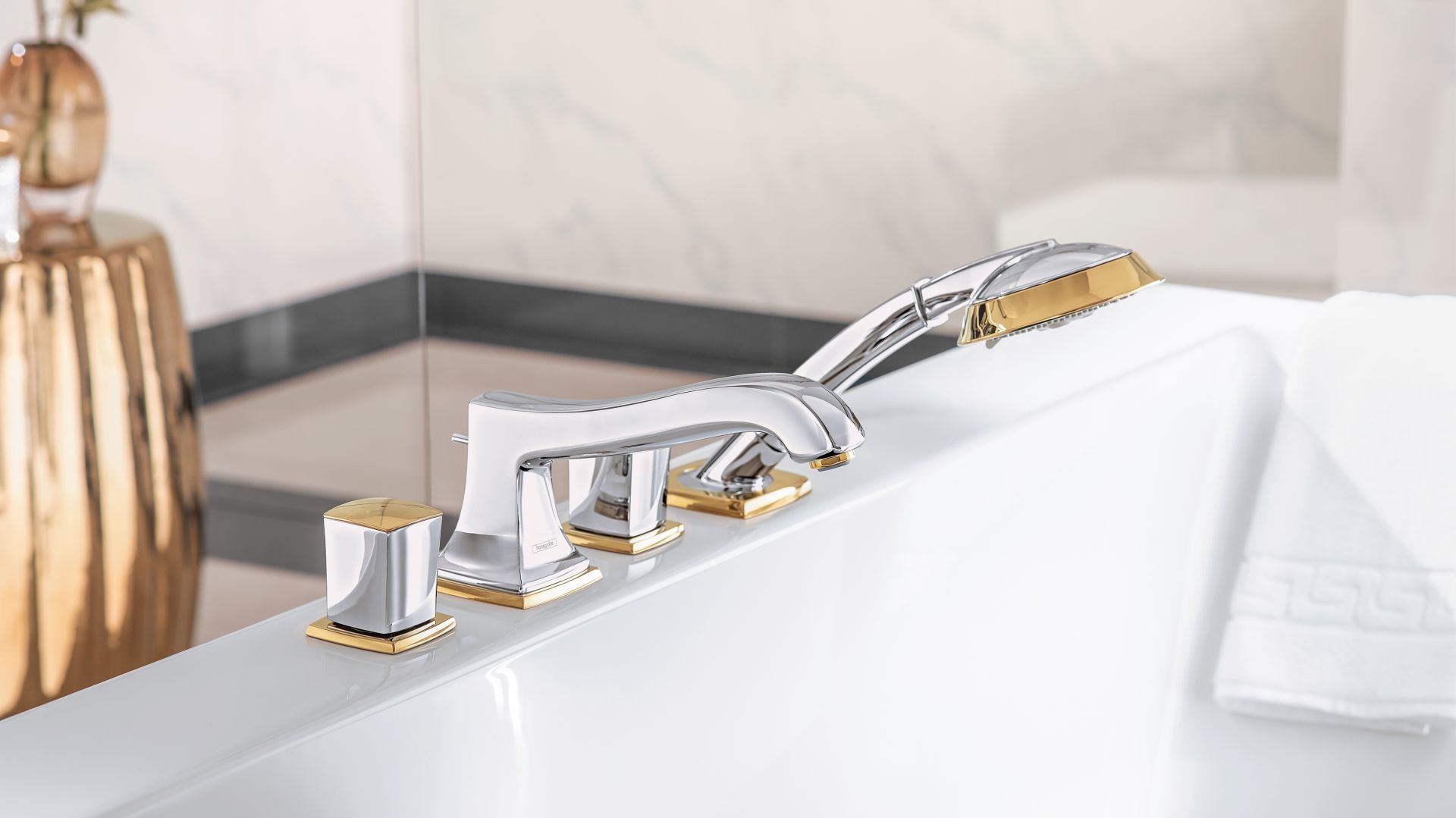 Bateria na rant wanny Metropol marki hansgrohe. Fot. Hansgrohe