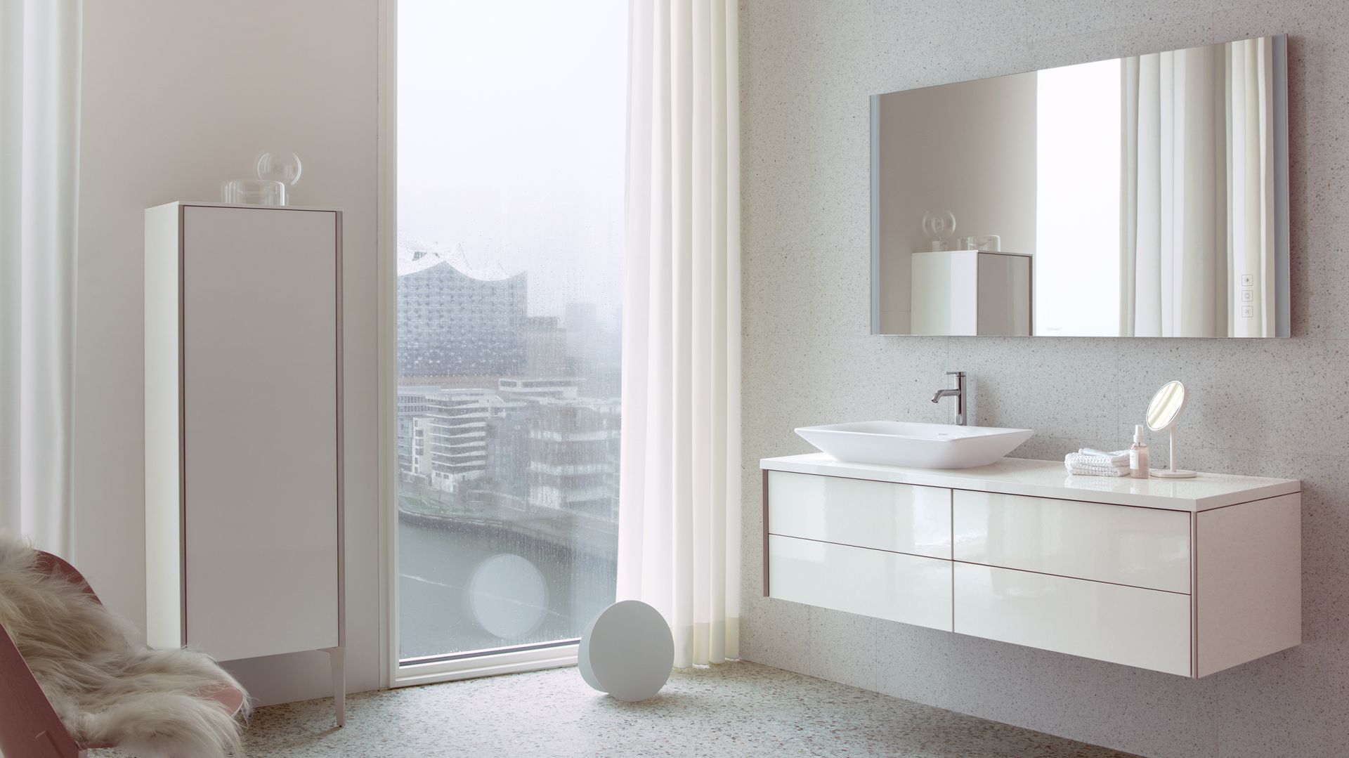 Nowoczesne meble łazienkowe z kolekcji XViu marki Duravit. Fot. Duravit