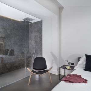Spieki kwarcowe w łazienkach w hotelu Habitat w Katanii. Fot. Laminam