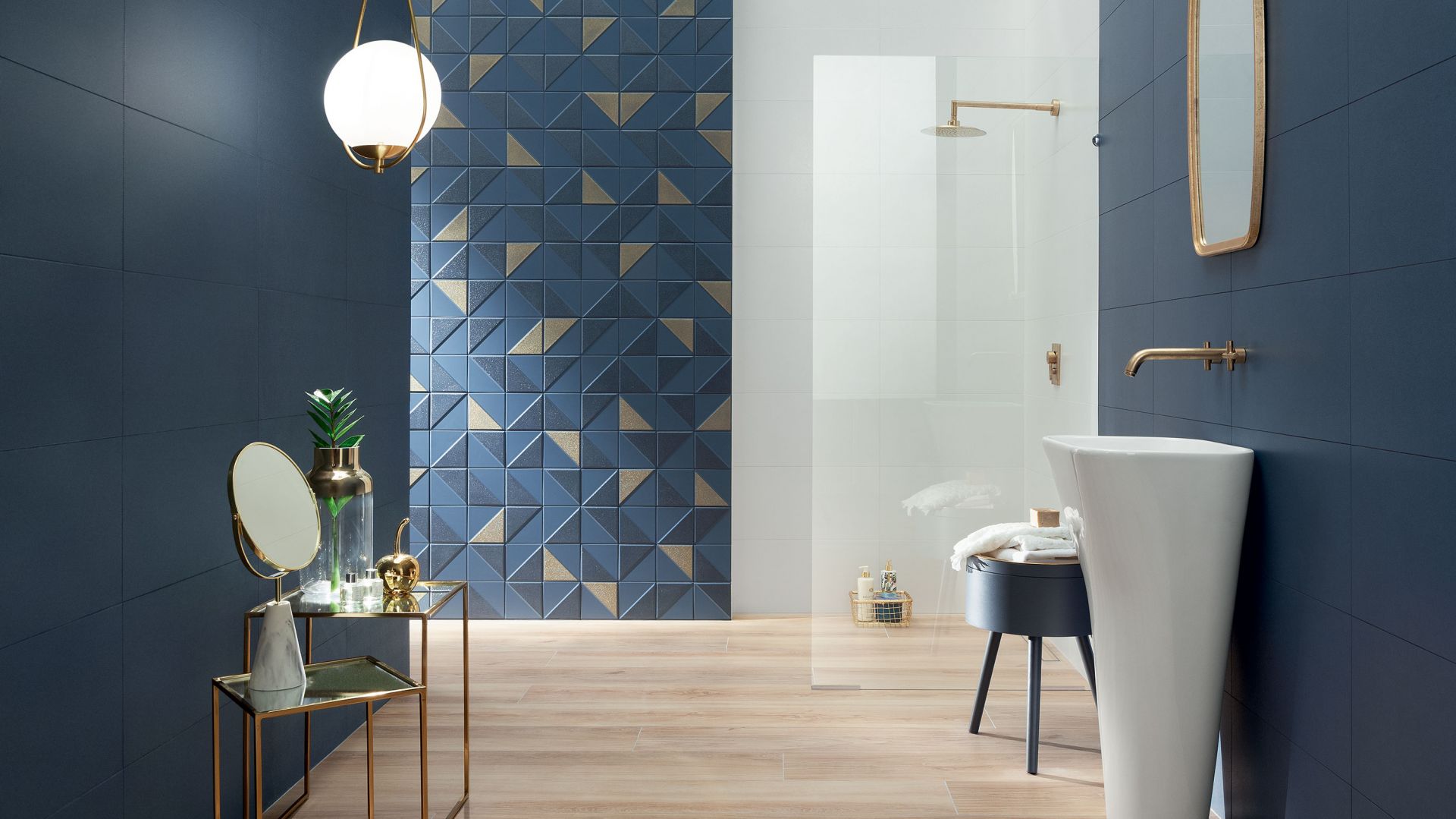 Kolorowe płytki ceramiczne z kolekcji Reflection Navy marki Tubądzin. Fot. Tubądzin