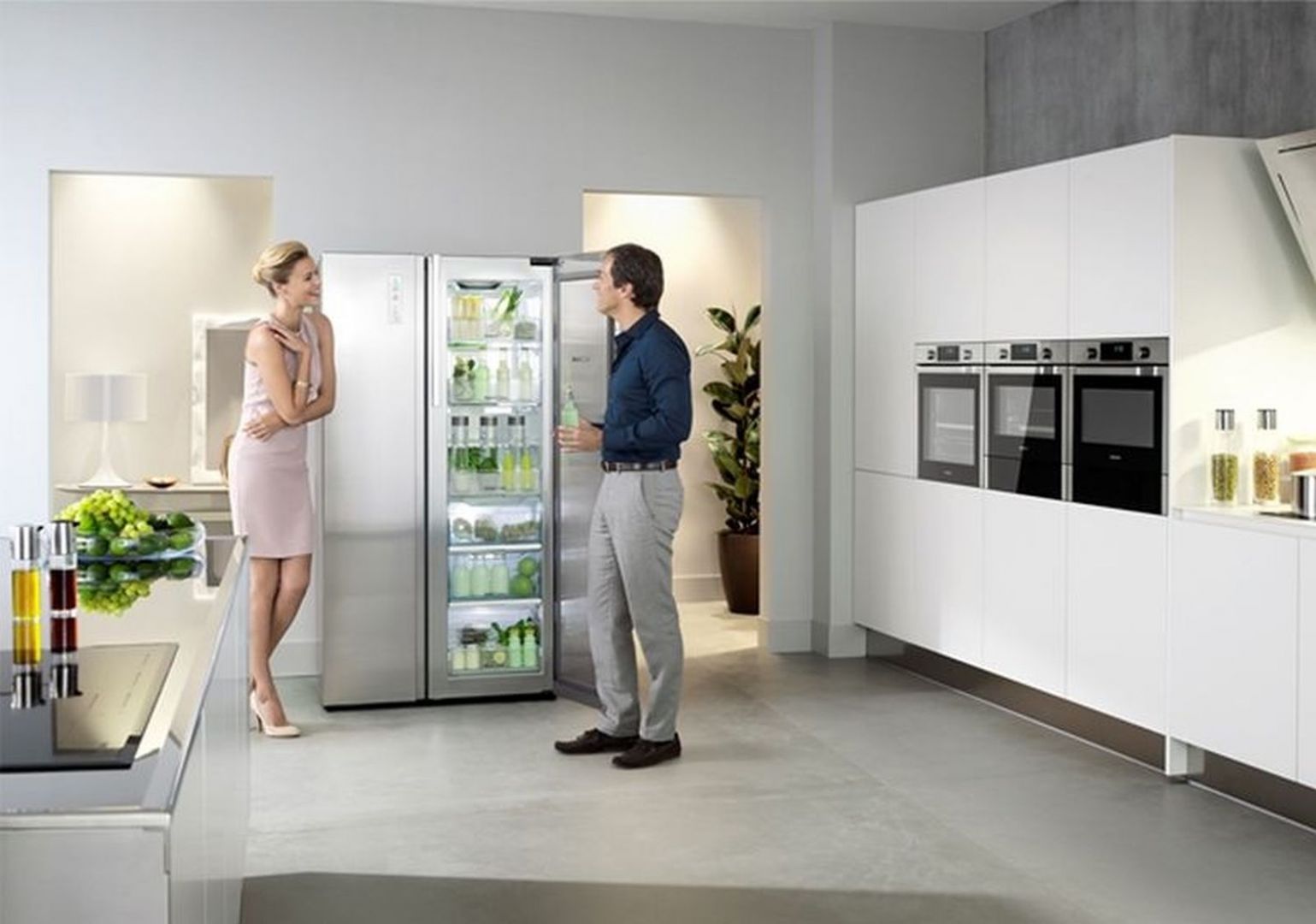 Какой холодильник лучше купить в 2024. Холодильник Либхер Сайд бай Сайд в интерьере. Холодильник Bosch Side by Side. Холодильник Bosch kad62s51. Холодильник (Side-by-Side) LG GC-q247cbdc.