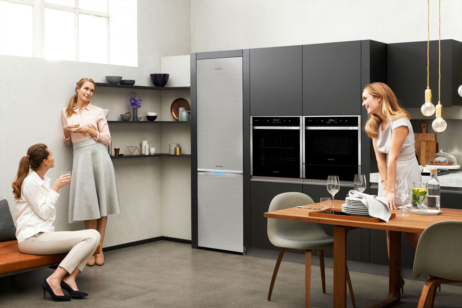 Wysokiej klasy sprzęt AGD cechuje nowoczesny wygląd połączony z szeregiem nowatorskich, tak by zapewnić w domu rozwiązania znane z profesjonalnych kuchni. Fot. Samsung.