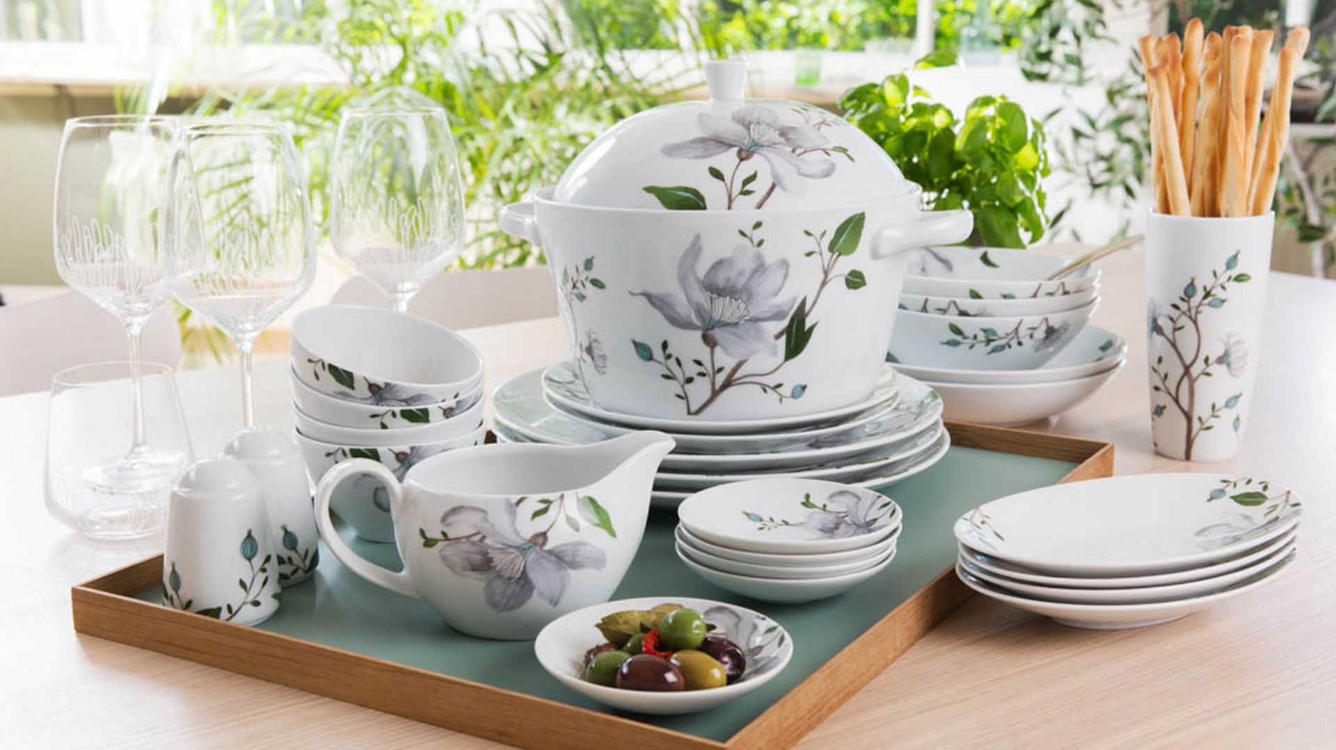 Piękna porcelana: wspomnienie wiosny na stole