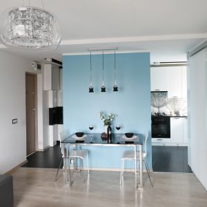 Niebieskie kuchnie na blue monday. 10 pięknych zdjęć
