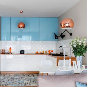 Niebieskie kuchnie na blue monday. 10 pięknych zdjęć