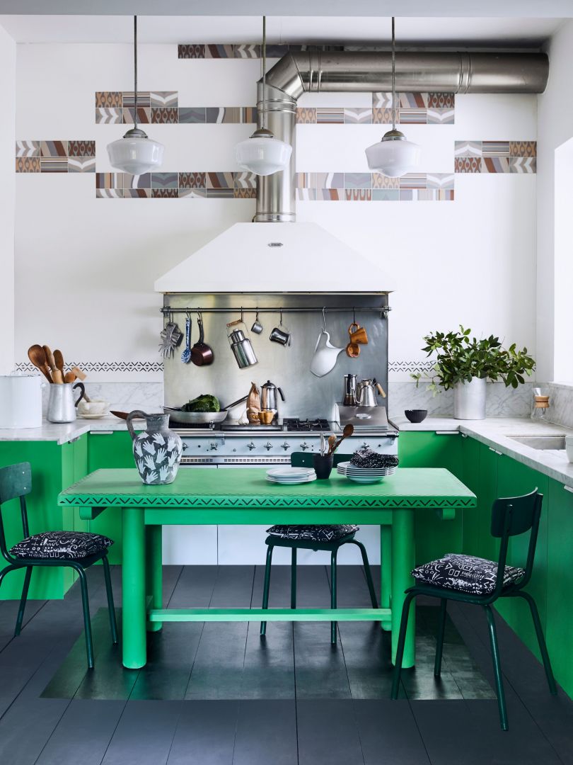 Annie Sloan - Kitchen - Chalk Paint in Antibes Green, Graphite floorboards with Gloss Lacquer detail 
