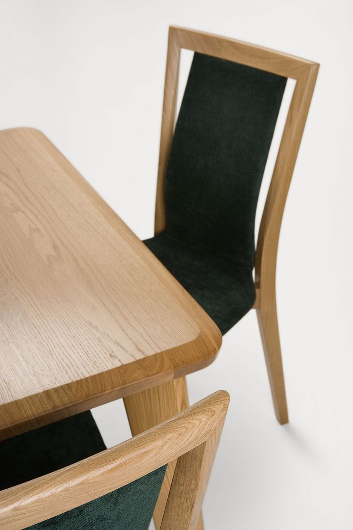 Krzesła i stół Vasco marki Paged Meble_fot. Paged Meble