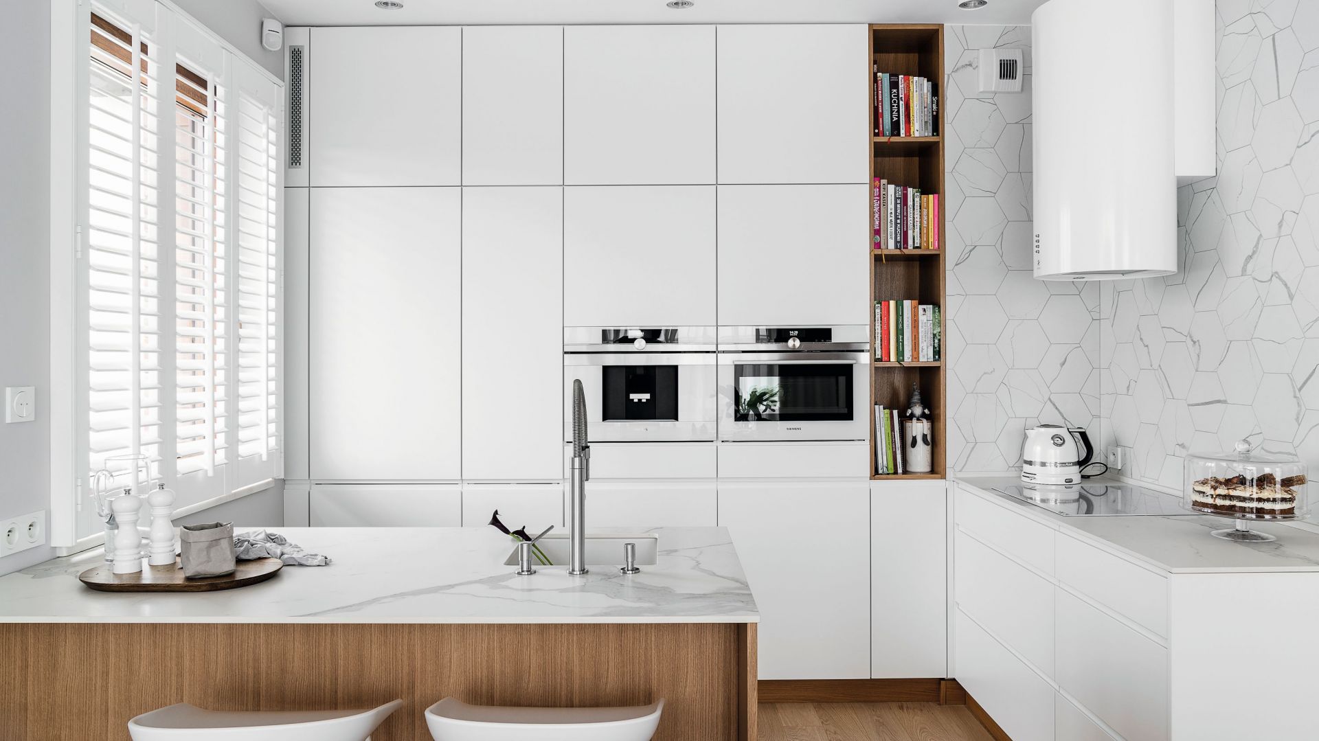 Piękne białe kuchnie. 15 pomysłów na urządzenie