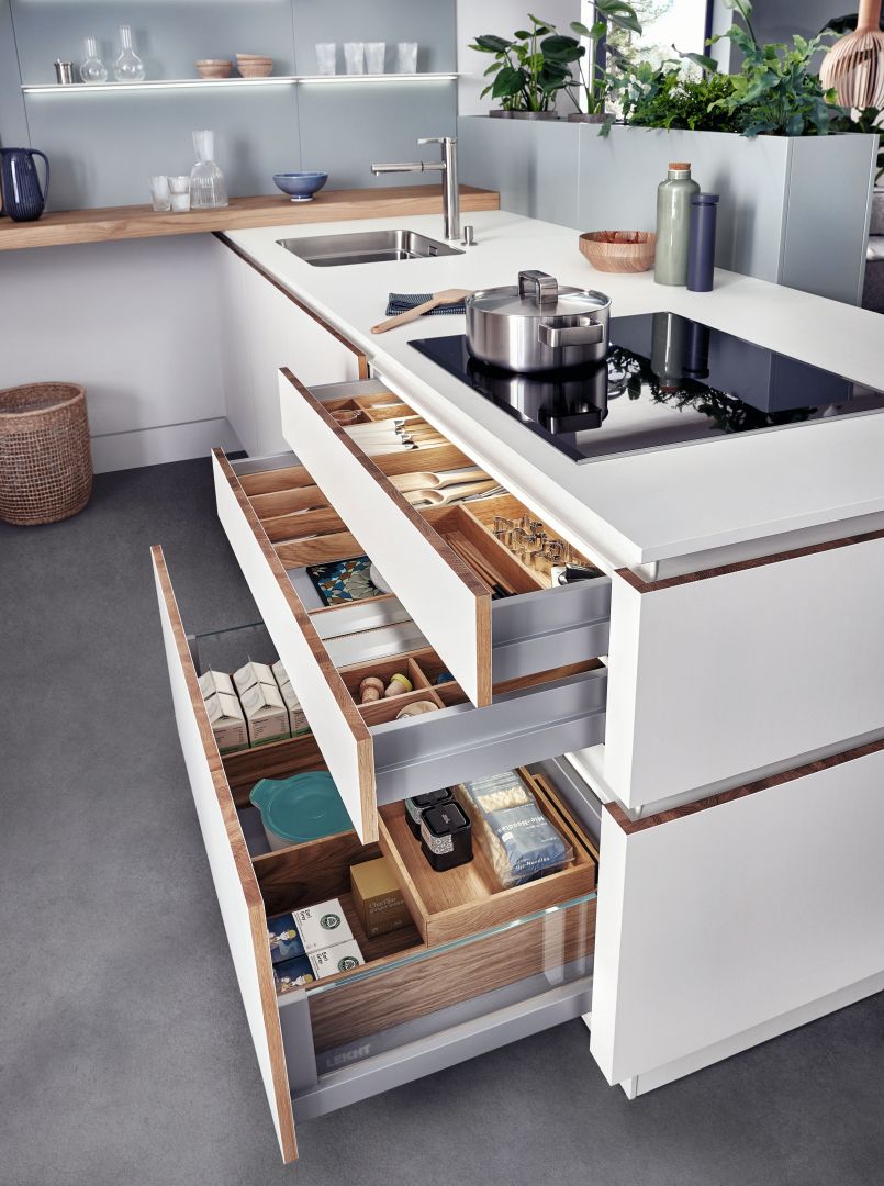 10 pomysłów na wyposażenie szafek w kuchni. Fot. Leicht