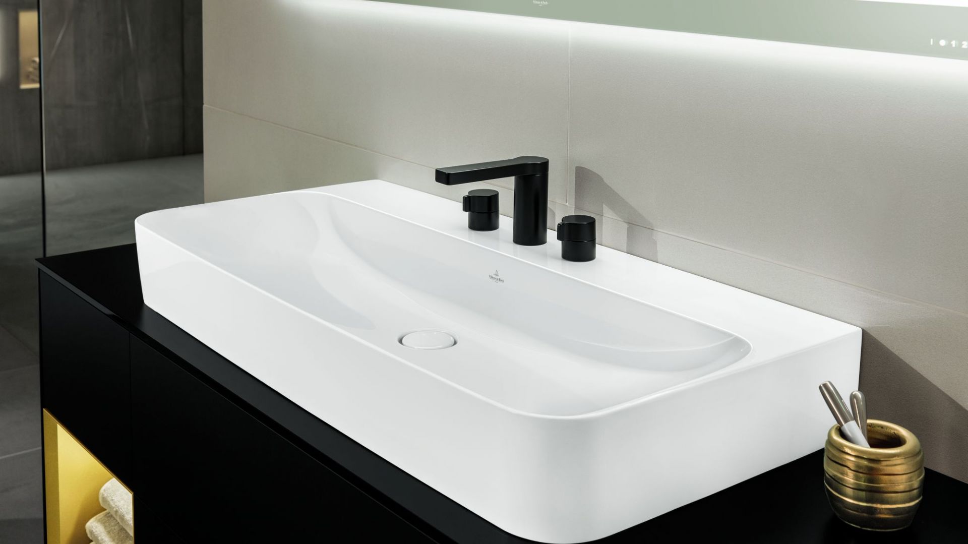 Umywalki Finion marki Villeroy & Boch to minimalistyczna elegancja kryjąca się za nieszablonowym projektem. Fot. Villeroy & Boch