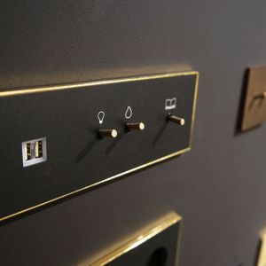 Zestaw Lithoss: lampka+włącznik+gniazdo 230V+ładowarka USB/Produkt Design