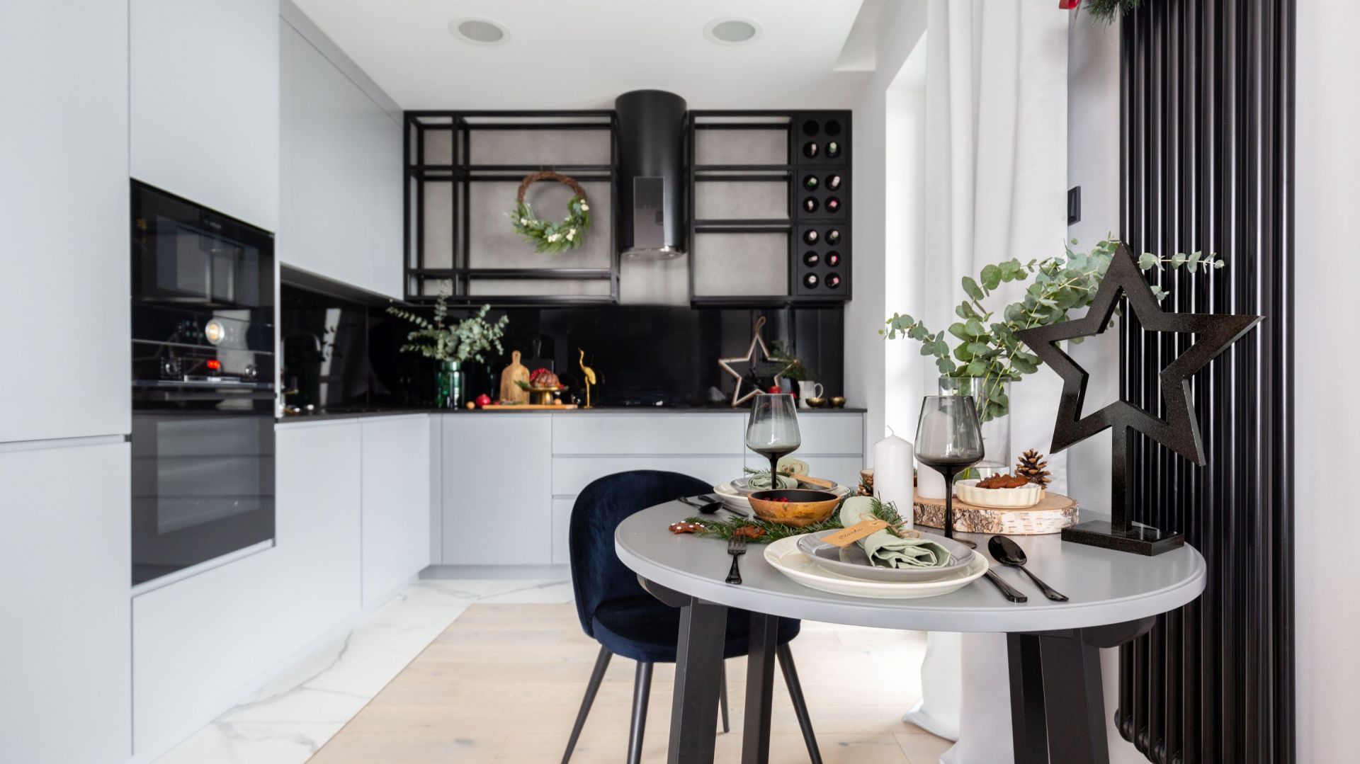 Świąteczna stylizacja wnętrza. Fot. Decoroom/Studio Pion Poziom / Marta Behling