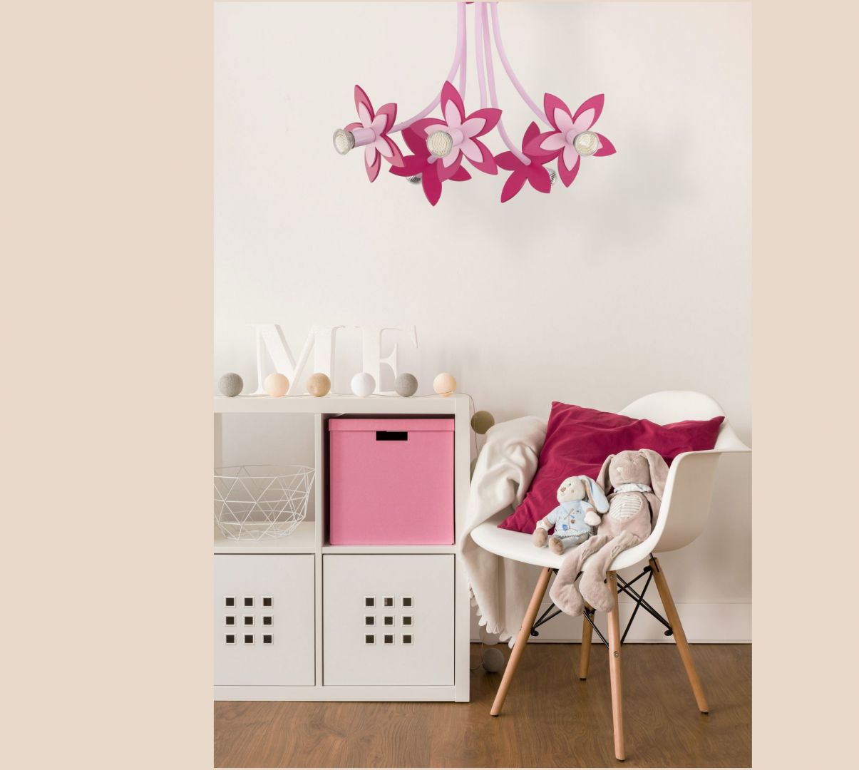 Oświetlenie w pokoju dziecka: lampa Flowers Pink marki Nowodvorski Lighting. Fot. Nowodvorski Lighting