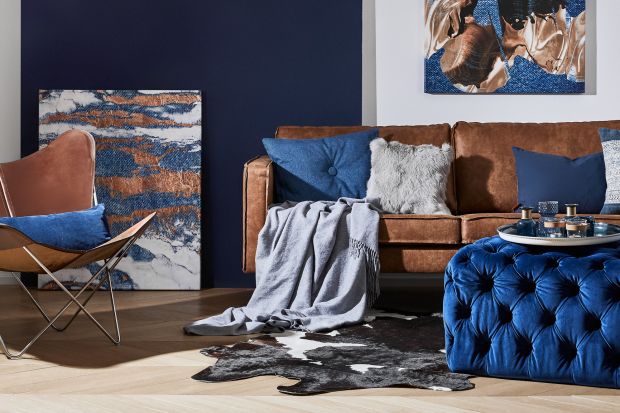 Jak można zastosować kolor Classic Blue we wnętrzach? Oto kilka propozycji.