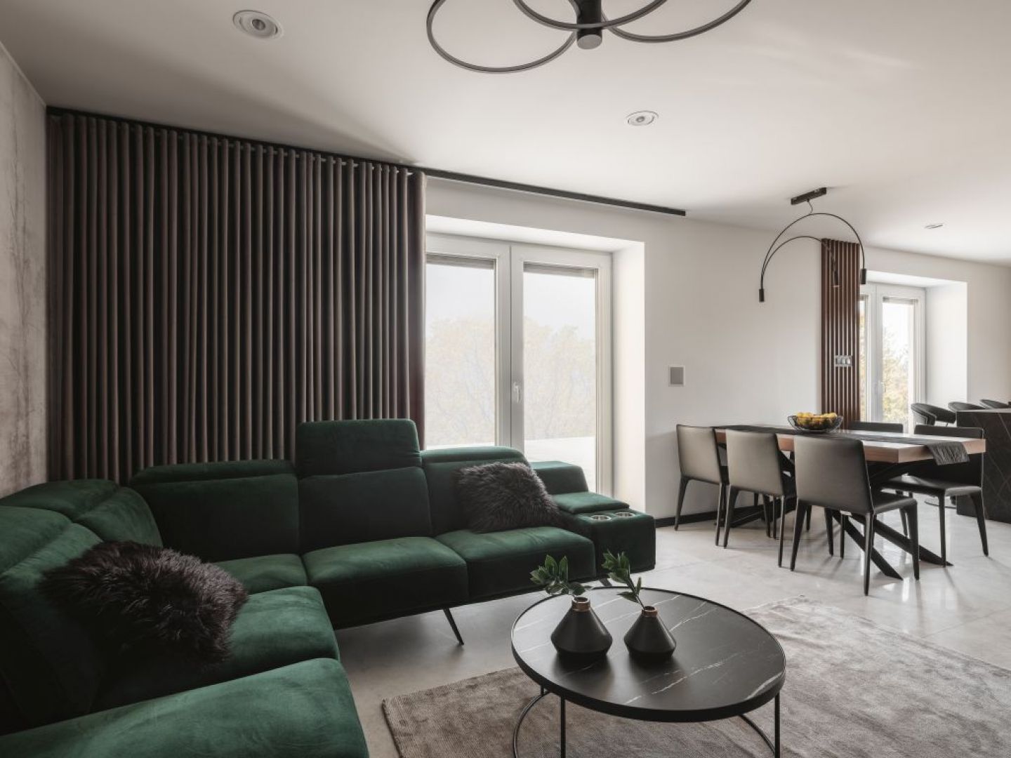 Nowoczesne wnętrze inspirowane naturą. Projekt: Kaza Interior Design. Fot. Przemysław Kuciński