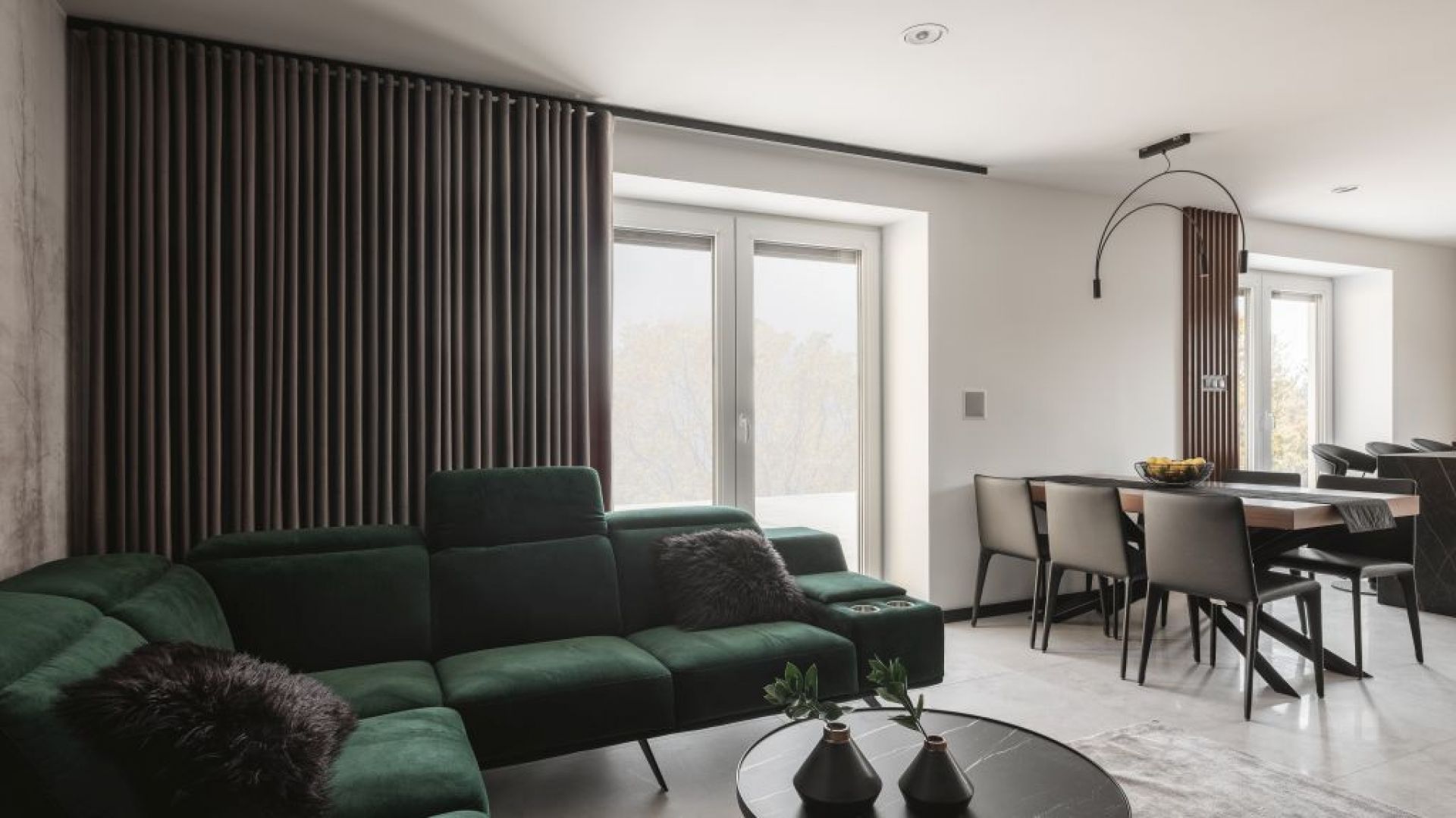 Nowoczesne wnętrze inspirowane naturą. Projekt: Kaza Interior Design. Fot. Przemysław Kuciński