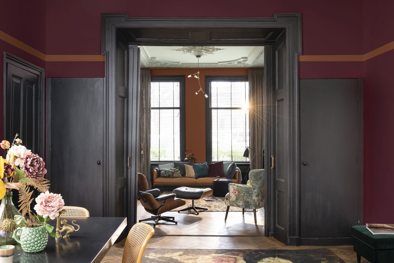 Stylowe, głębokie kolory farb z palety Creativity w ramach Dulux Colour Futures 2020. Fot. Dulux
