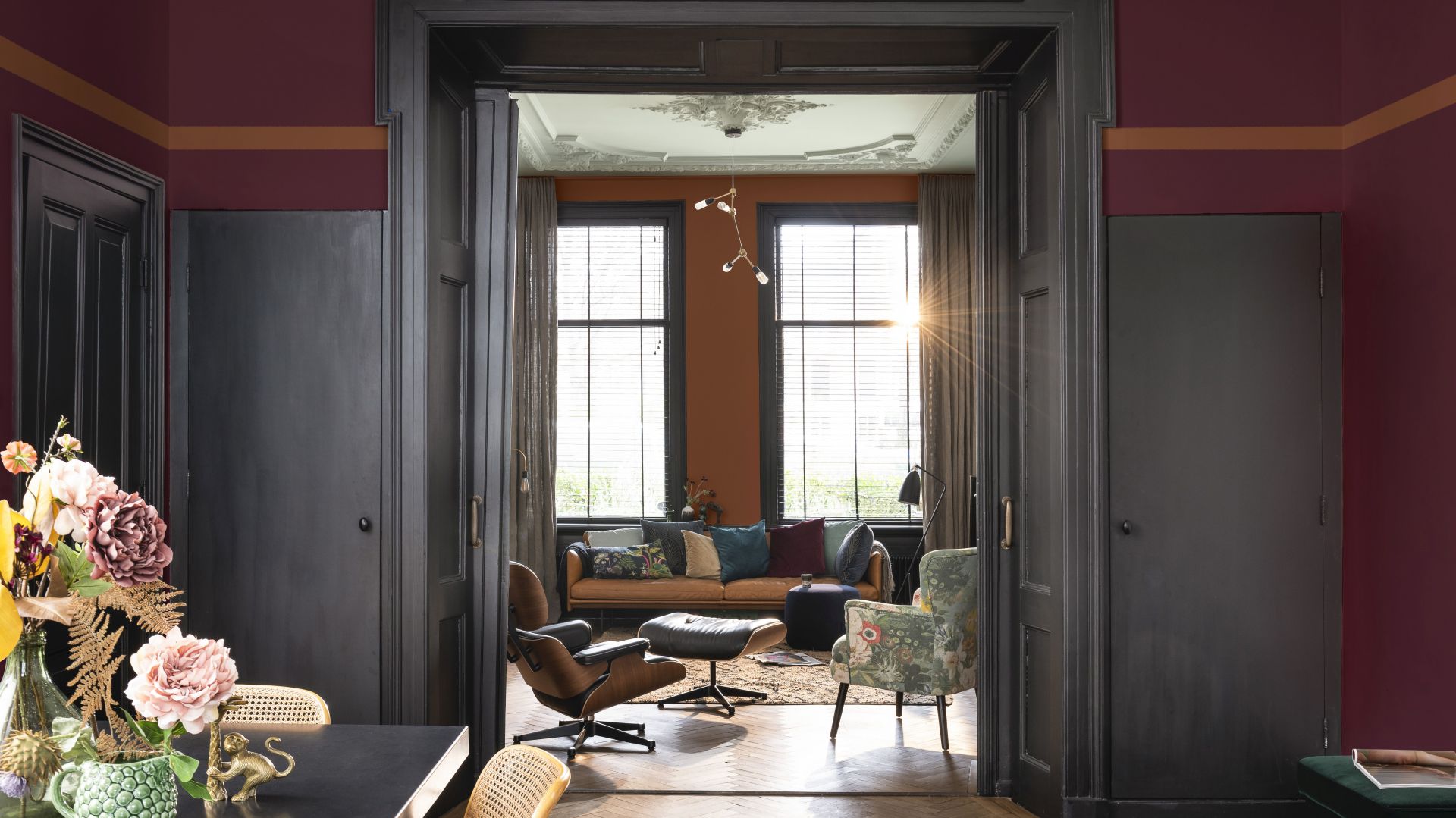 Stylowe, głębokie kolory farb z palety Creativity w ramach Dulux Colour Futures 2020. Fot. Dulux