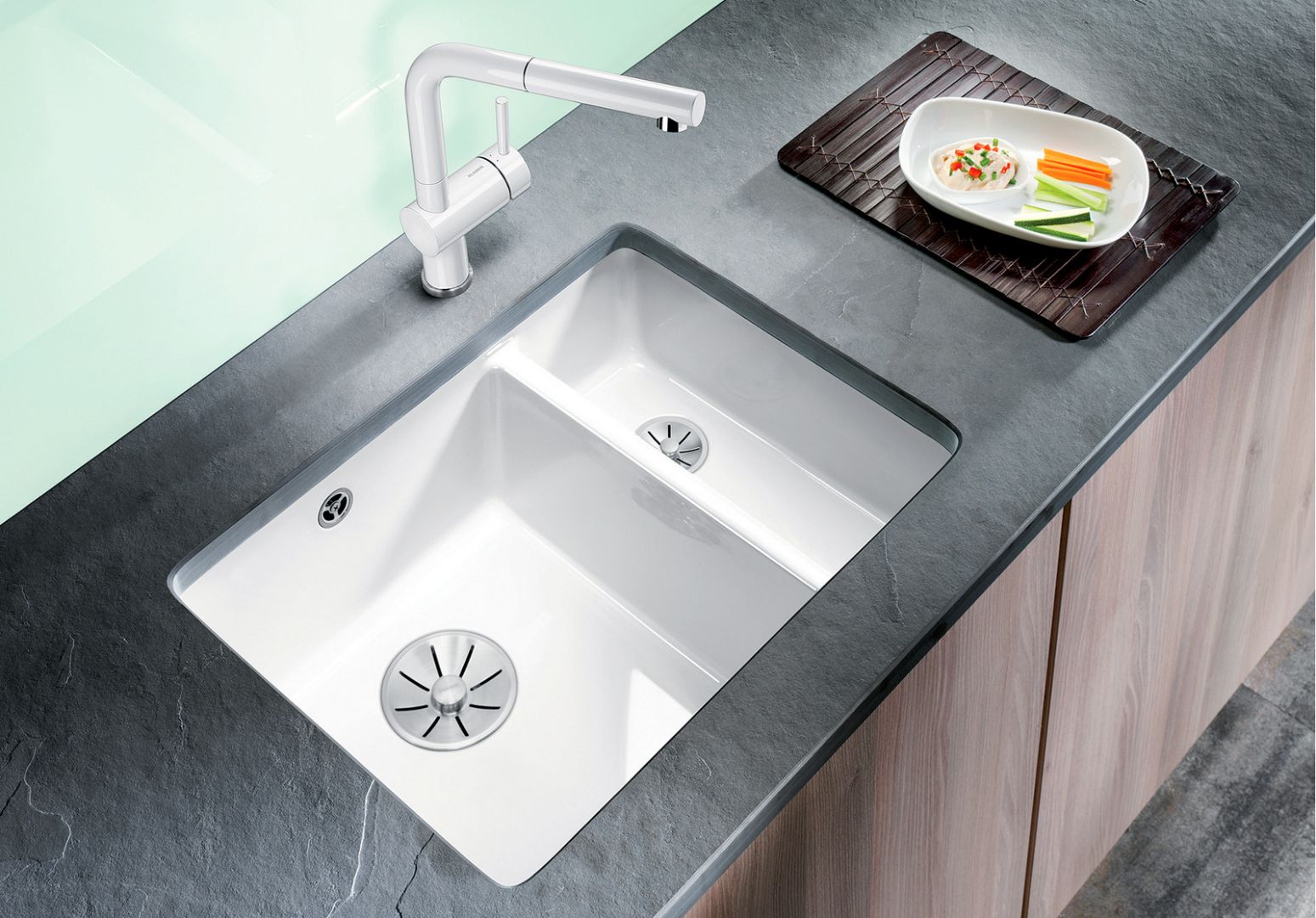 Kuchenna strefa zmywania. Zlewozmywak ceramiczny Blanco Subline. Fot. Blanco/ Comitor