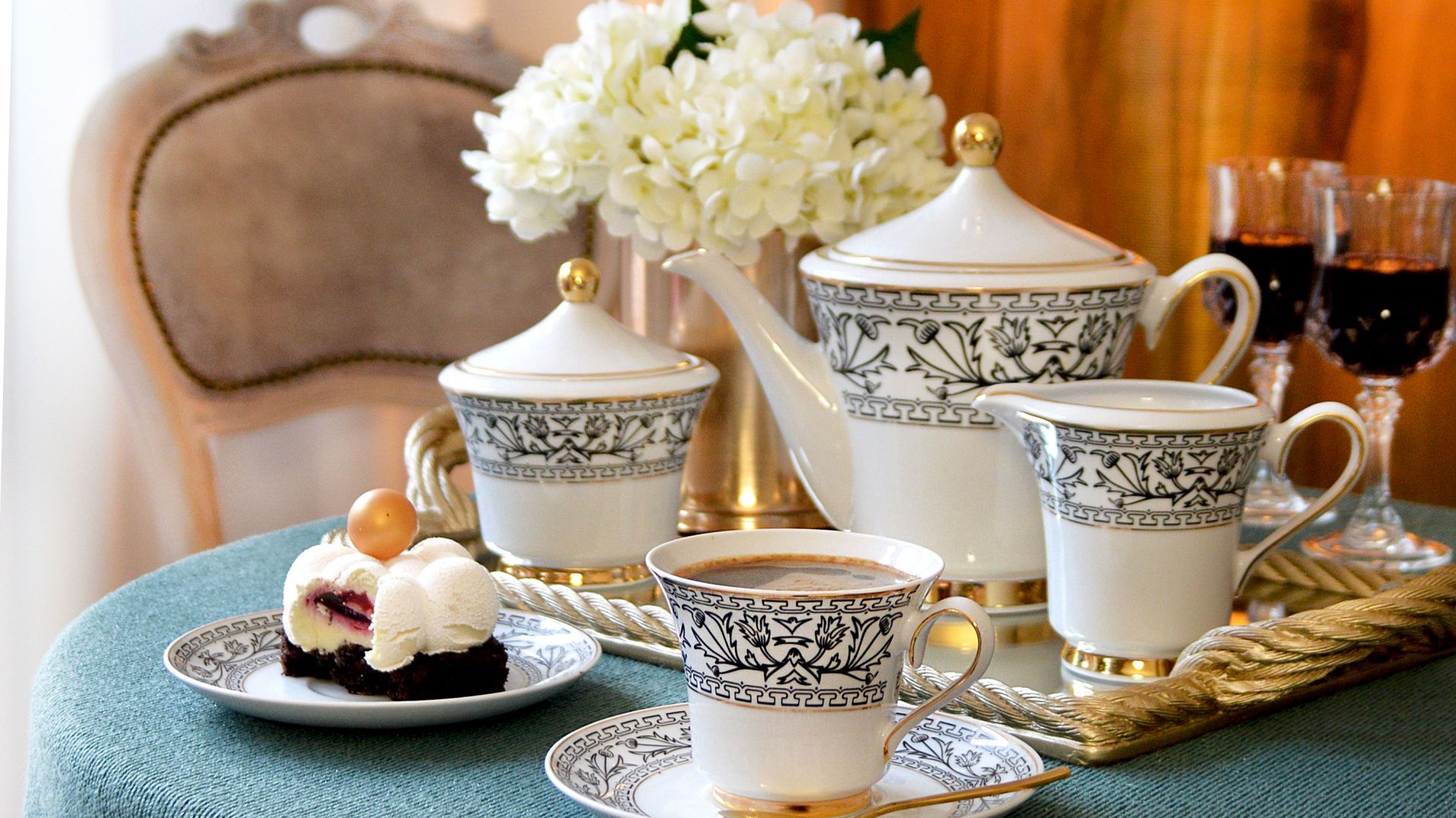 Piękna porcelana. Serwis Margaret. Fot. Ćmielów