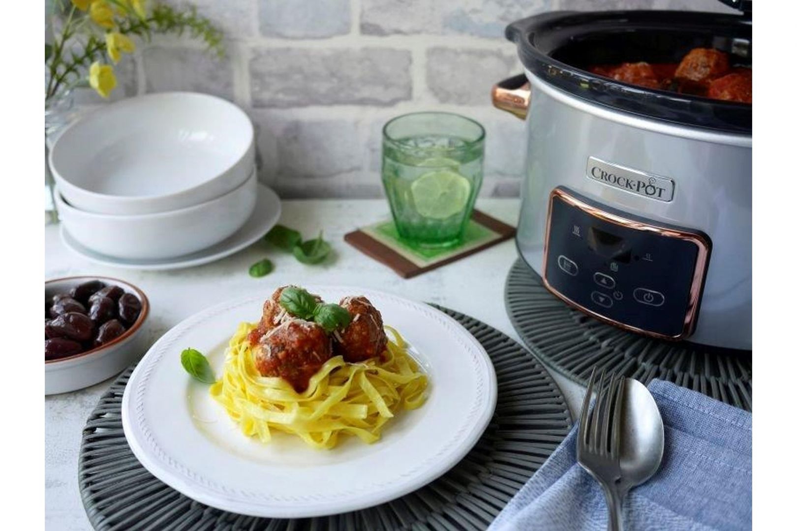 Gotowanie w technologii slow cookingu zakłada poddawanie składników długotrwałej obróbce termicznej w temperaturze nieprzekraczającej 100⁰C. Fot. Crock-Pot