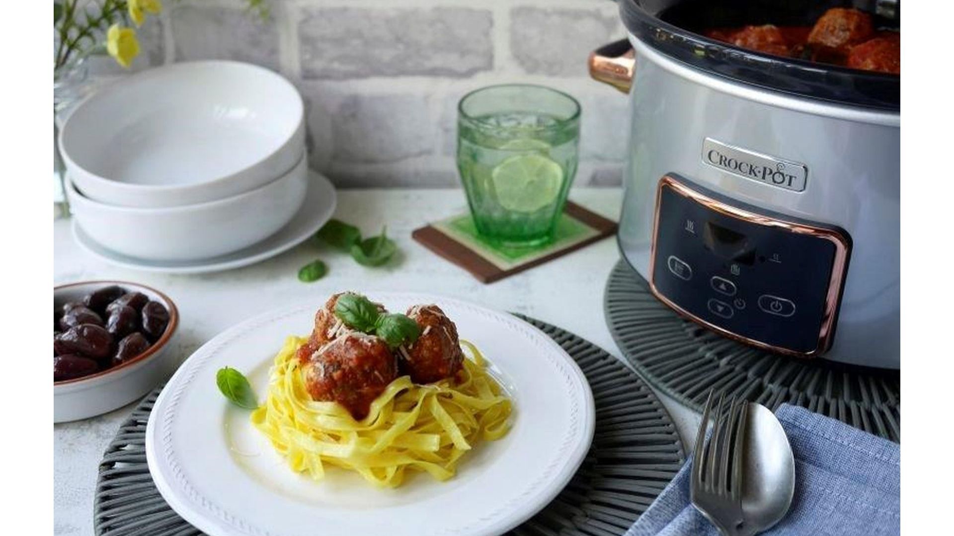 Gotowanie w technologii slow cookingu zakłada poddawanie składników długotrwałej obróbce termicznej w temperaturze nieprzekraczającej 100⁰C. Fot. Crock-Pot
