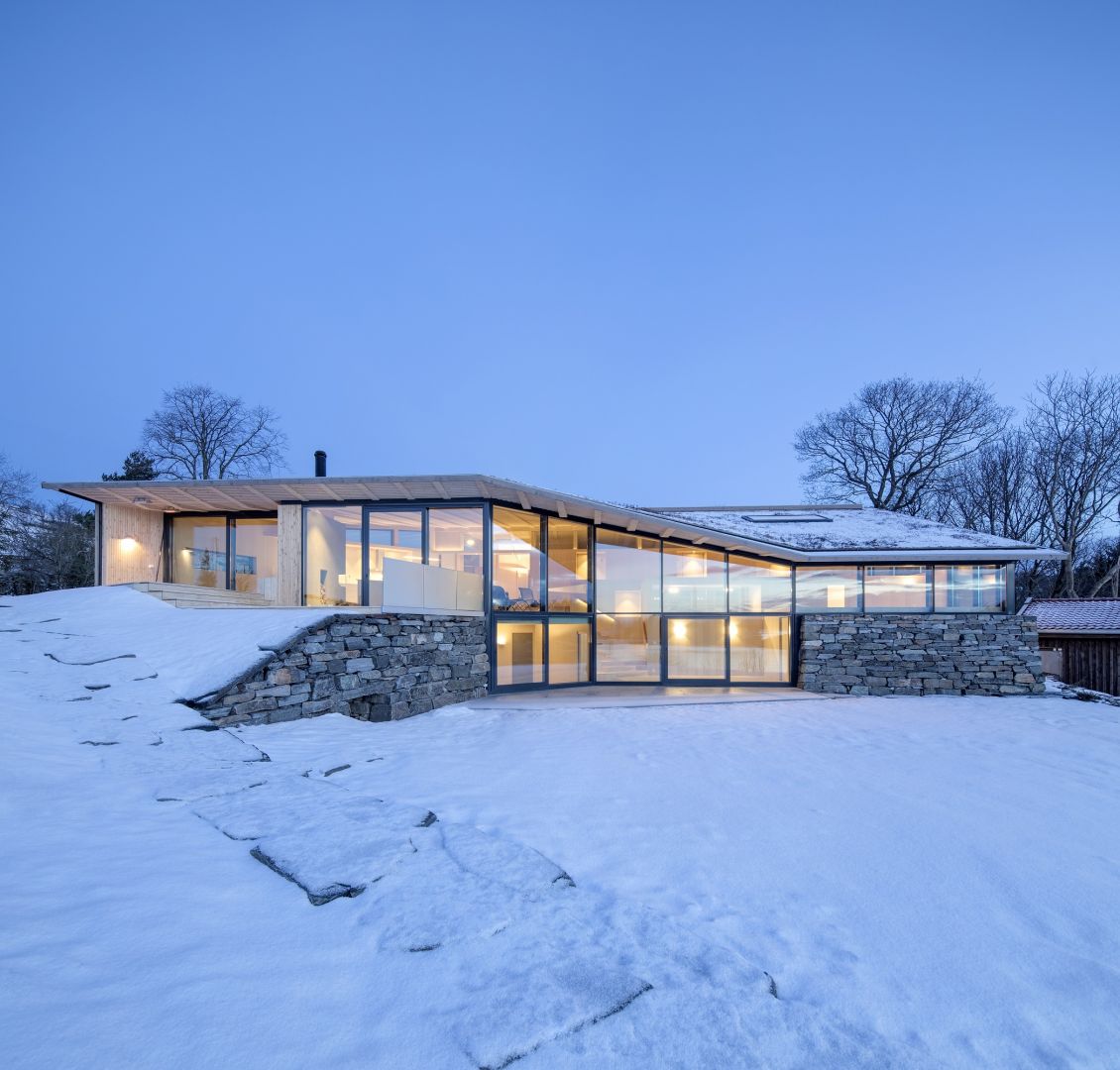 Projekt domku letniego Summer House Reilstad zdobył nagrodę „Glass Award 2019”. Wykorzystano w nim Pilkington Suncool™ 70/35. Fot. Pilkington