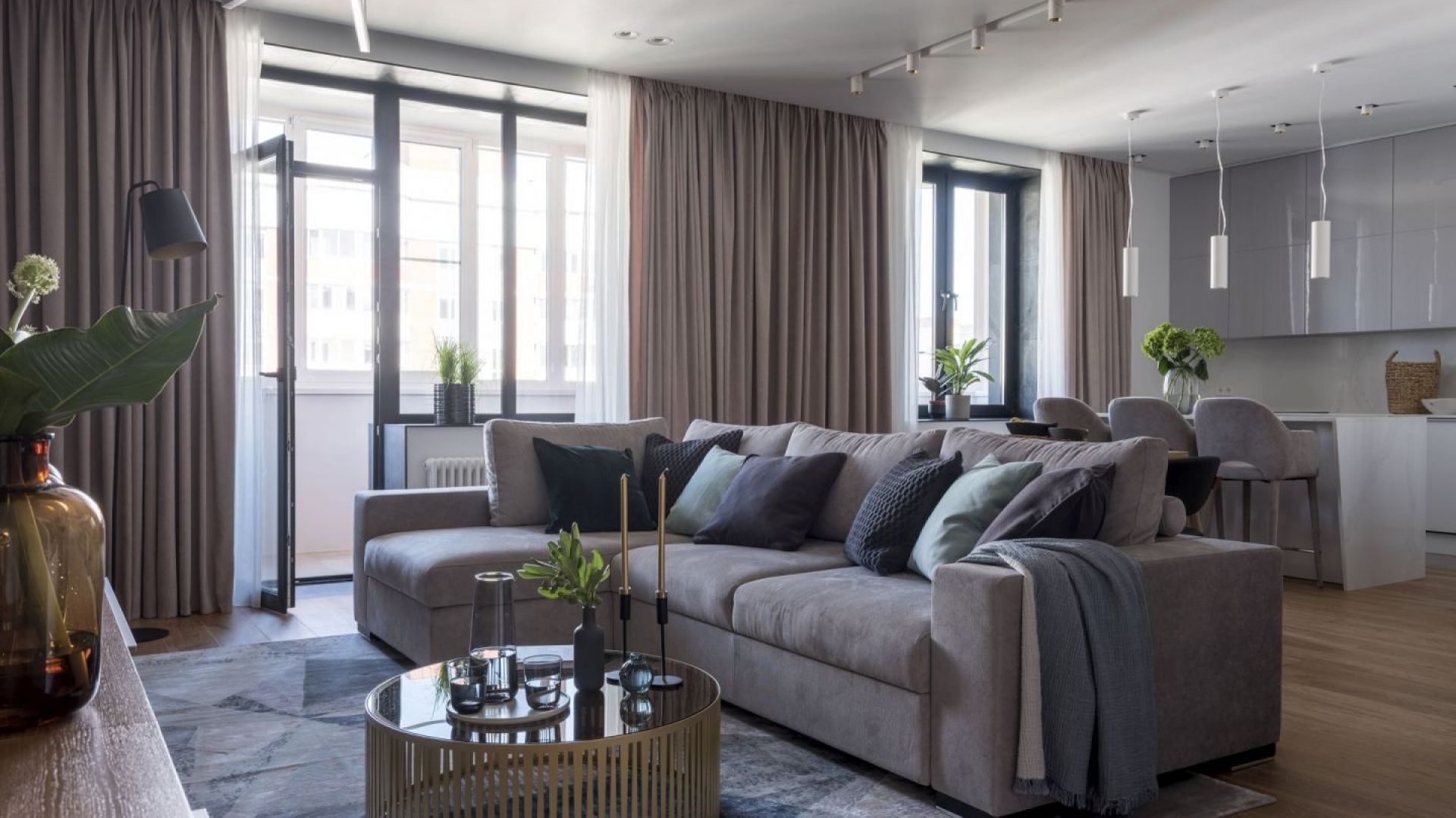 Nowoczesny, wygodny i funkcjonalny apartament. Projekt: Design Studio Geometrium. Fot. E. Kulibaba