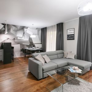 Prostota, funkcjonalność i minimalizm. Warszawski apartament urządzony przez Dominika ĆwiekaFot. Komandor