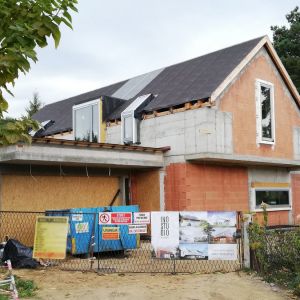 Dom ma powierzchnię 216 m2, garaż 40 m2. Projekt: Magdalena Gierczak, Zbigniew Gierczak