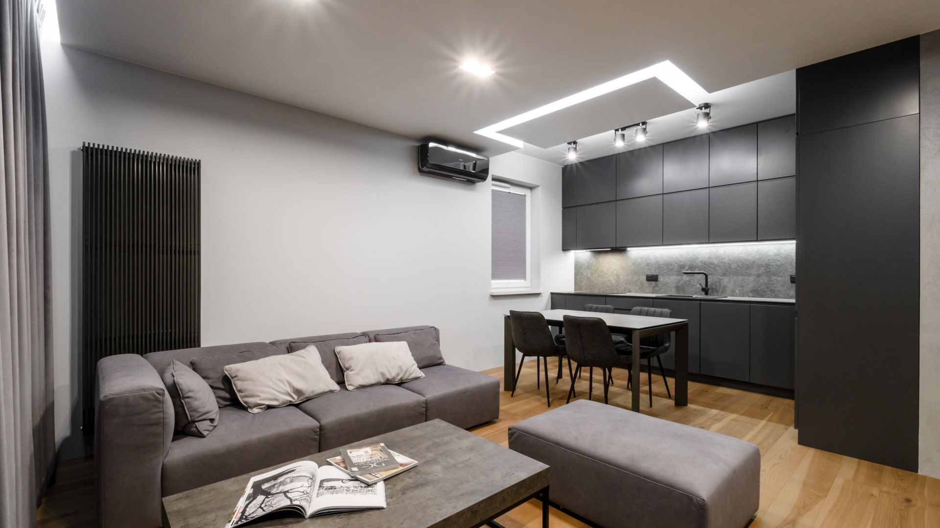 Mieszkanie w modnych szarościach. Zobacz wnętrze urządzone w stylu minimalistycznym. Laminam x Deer Design - realizacja_foto Dariusz Majgier