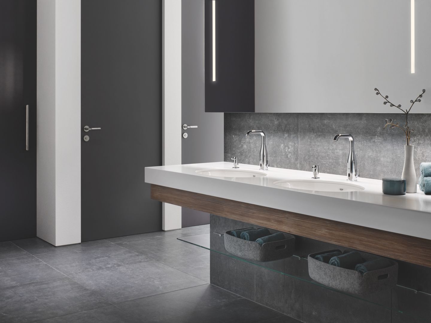 Nowy standard higieny: rozwiązania łazienkowe i kuchenne. Fot. GROHE Essence E