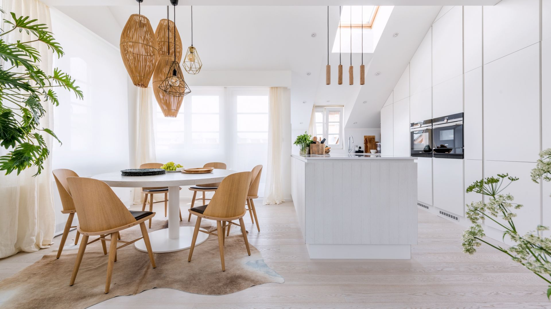 Jednym z najbielszych konglomeratów dostępnych na rynku jest śnieżnobiały wzór Crystal Absolute White do TechniStone®.