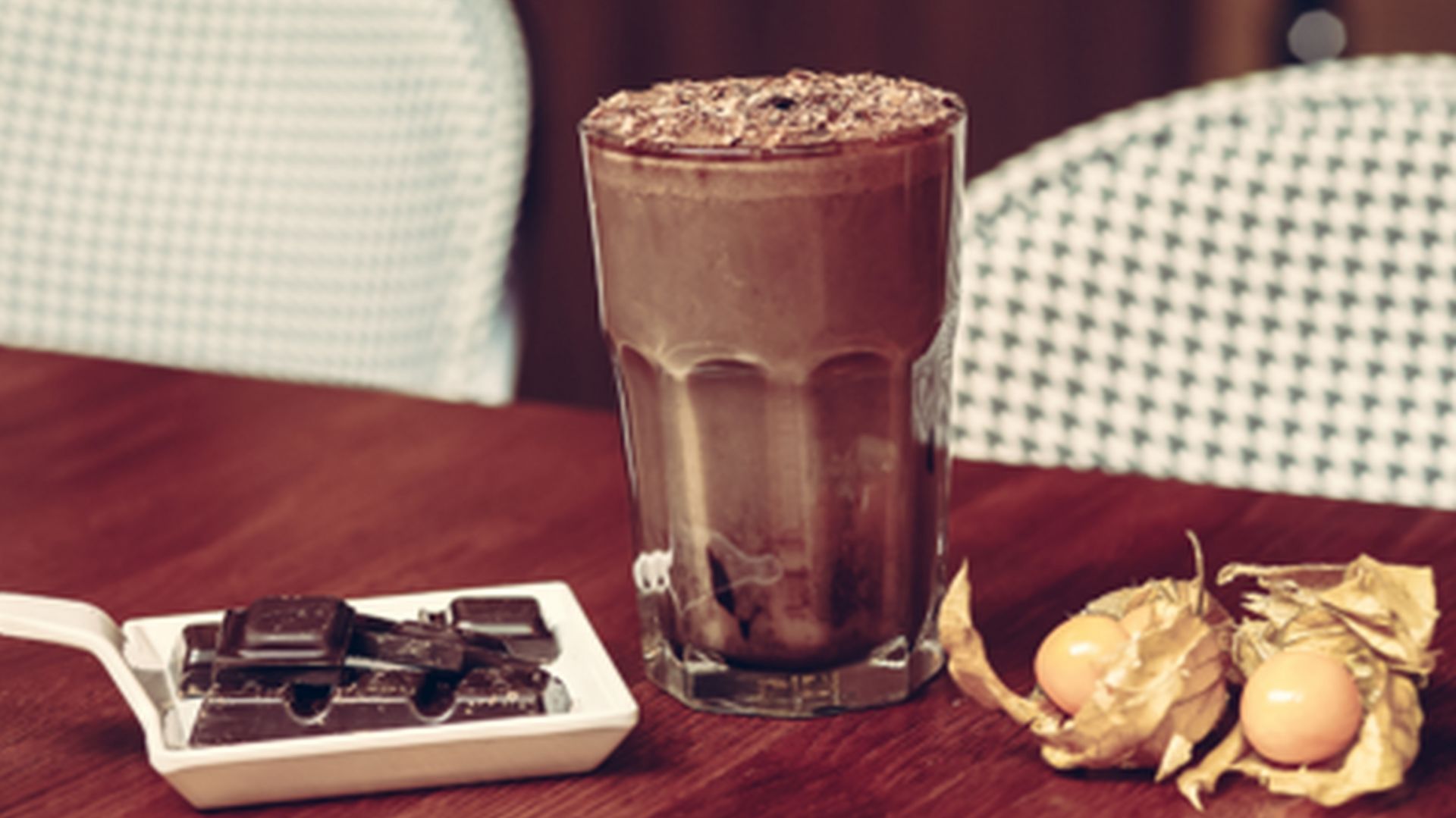 Czekoladowe frappe z bananem. Fot. Philips