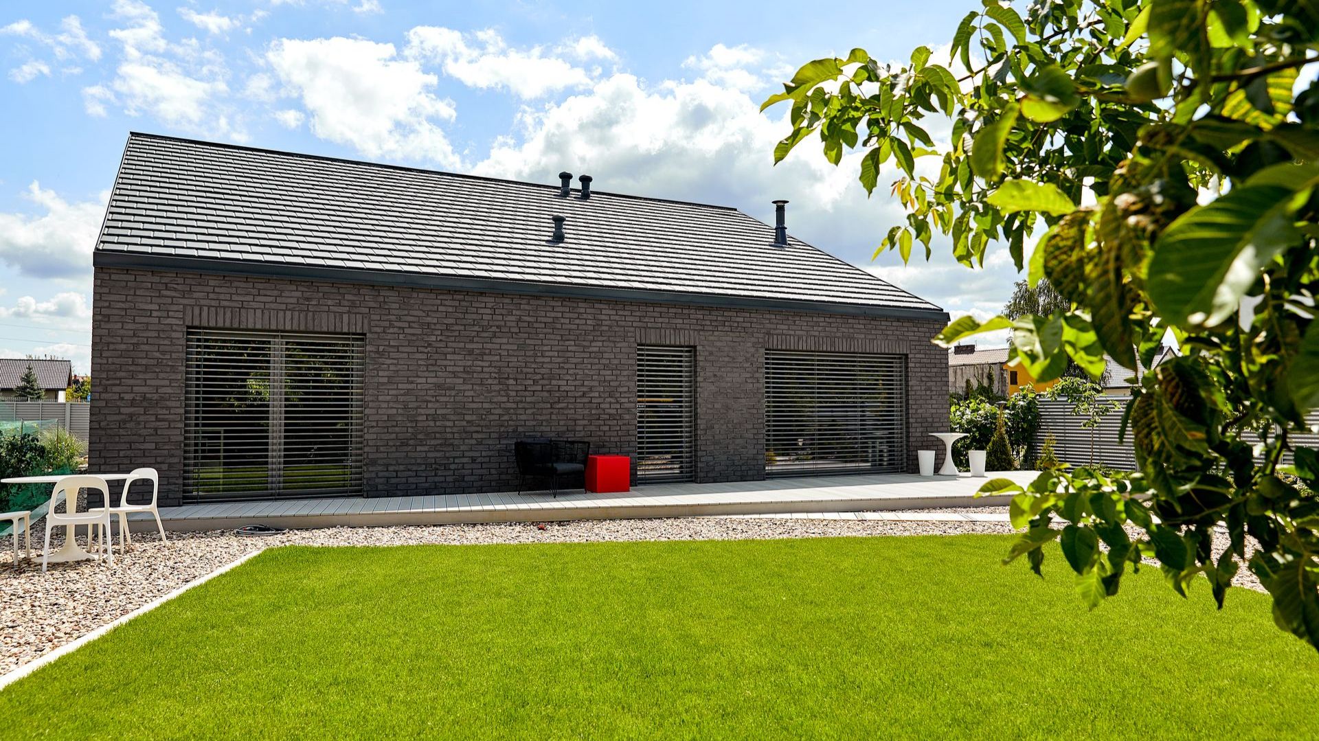 Dom Zerokosztowy to projekt domu, w którym roczne koszty energii i ogrzewania wynoszą 0 zł. Projekt: Eureka Architekci. Zdjęcia: Tomasz Łapiński