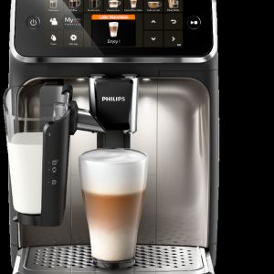 Philips 5400 oferuje 12 pysznych kaw do wyboru. Możesz stworzyć cztery profile użytkownika, aby zachować swoje preferencje, takie jak moc, temperatura, ilość kawy czy mleka, dzięki czemu za każdym razem będziesz mieć idealną kawę. Kiedy tylko pojawi się taka potrzeba, opcja dodatkowej porcji kawy (funkcja Extra Shot) wzmocni Twój napój o dodatkowe Ristretto i nada mu wyjątkowy smak. Cena od 2819 zł