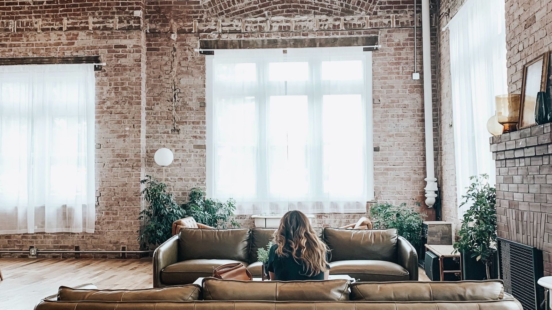 Modern Loft – wskrzeszenie XIX-wiecznej, modernistycznej elektrowni parowej, jedynej pamiątki po mieszczącym się niegdyś w Łodzi kompleksie fabrycznym Karla Sängera, Karola Weilego i Stanisława Landaua. Fot. mat. prasowe