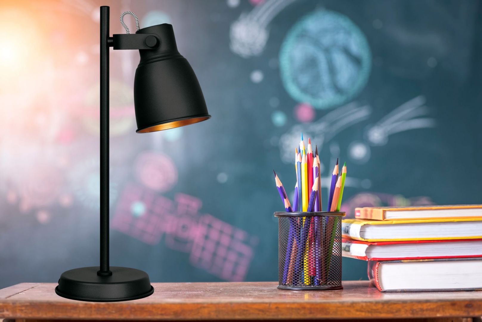 Minimalistyczna lampka Loly Black. Fot. Active Jet
