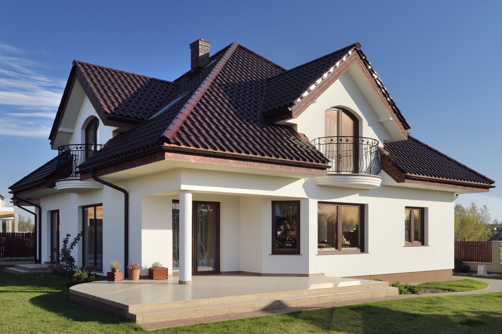 Dachówka Sinfonie o wymiarach ok. 300 x 485 mm jest bardzo wydajna pod względem zużycia na 1 metr kwadratowy. Fot. Creaton