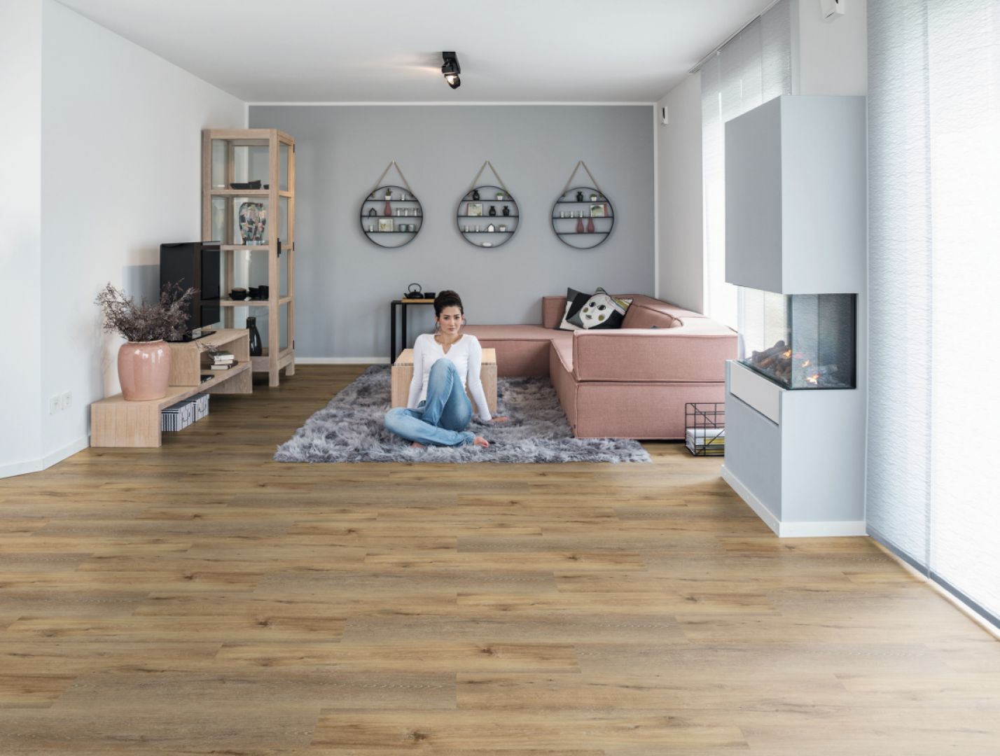 Panele winylowe z kolekcji Wineo 400 wood XL. Dekor: dekor joy oak tender. Fot. Wineo