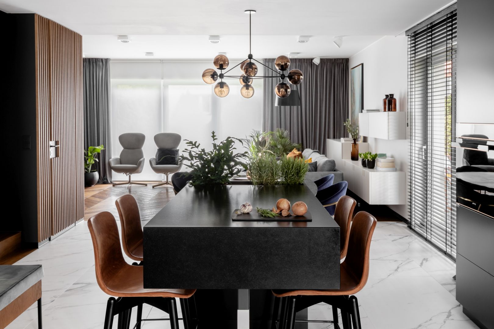 Modoso Interiors dostało wytyczne do stworzenia wnętrza, ponadczasowego, przytulnego i eleganckiego, ale bez efektu onieśmielenia. Realizacja Modoso Interiors Fot. Zajc, Raumplus