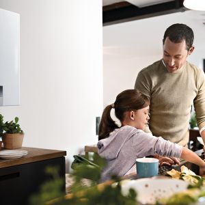 W przypadku wszystkich urządzeń grzewczych, w tym również kotłów gazowych, Vaillant zaleca coroczne kontrole techniczne wykonywane przez Serwis Autoryzowany. Na zdjęciu: kocioł gazowy ecoTEC exclusive. Fot. Vaillant 
