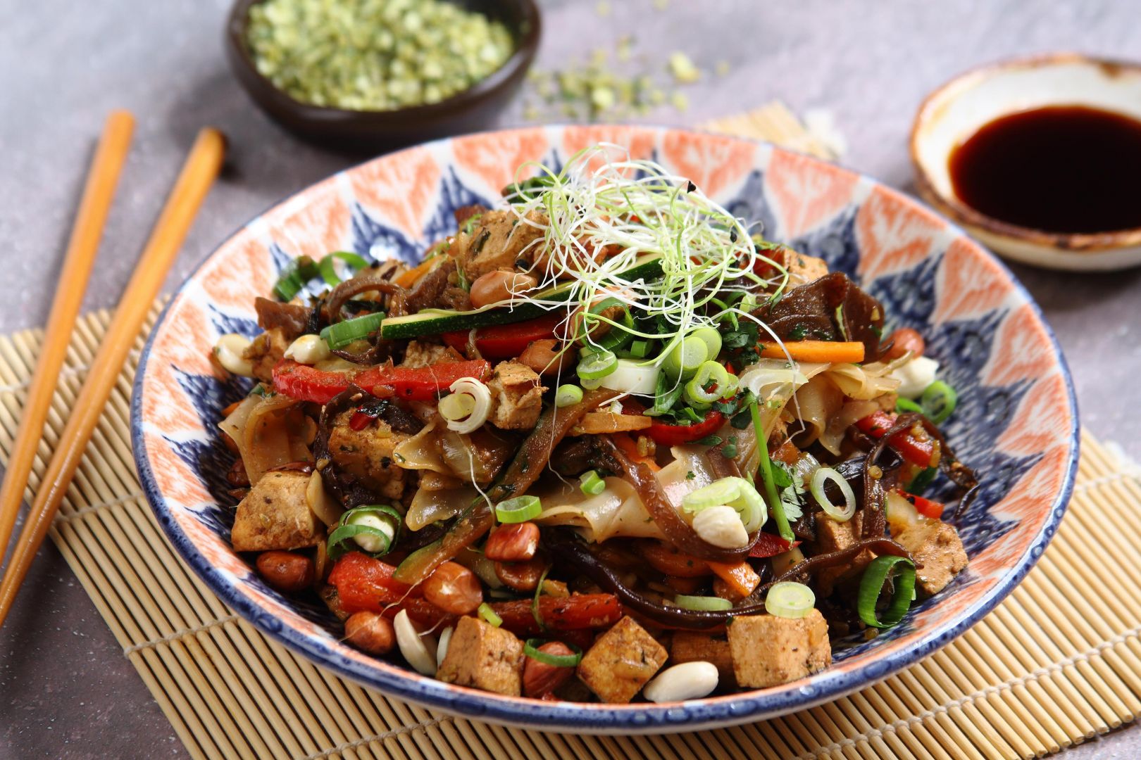 Makaron po syczuańsku z tofu. Fot. Knorr