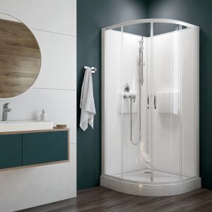 Seria Basic Complete to kompletne kabiny prysznicowe, które dostępne są w zestawach z brodzikiem. Cena: od 3.442 zł. Fot. Sanplast