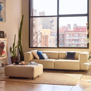 Sofa Soft Modular to projekt dla słynnej marki Vitra, za którym stoi znany designer z Wielkiej Brytanii, Jasper Morrison. Cena: od 18 tys. zł. Producent: Vitra