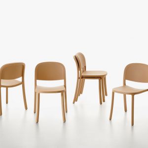 Reclaimed 1 - projekt krzesła z tworzywa dla marki Emeco. 2018 rok. Fot. Miro Zagnoli