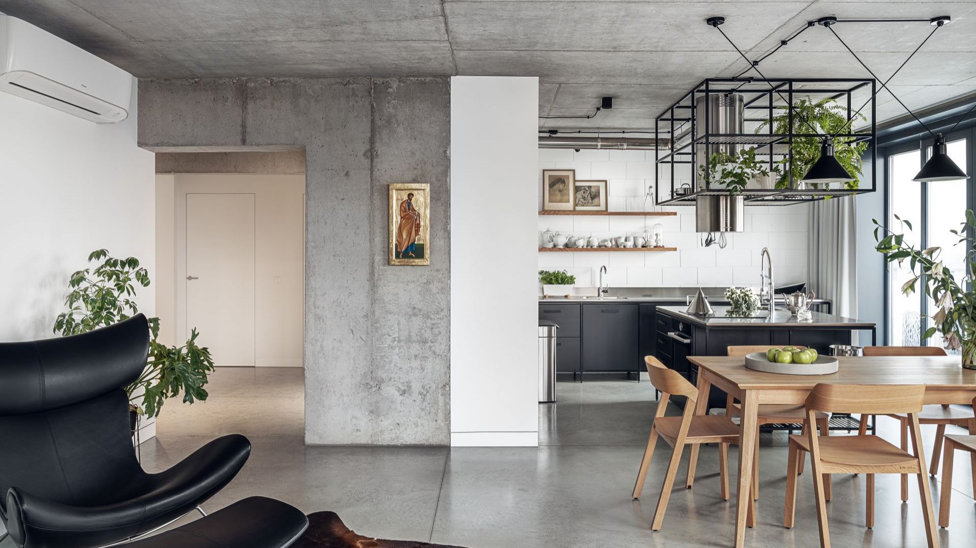 Kuchnia w loftowym stylu. Projekt wnętrza BLACKHAUS Karol Ciepliński Architekt. Zdjęcia Tom Kurek