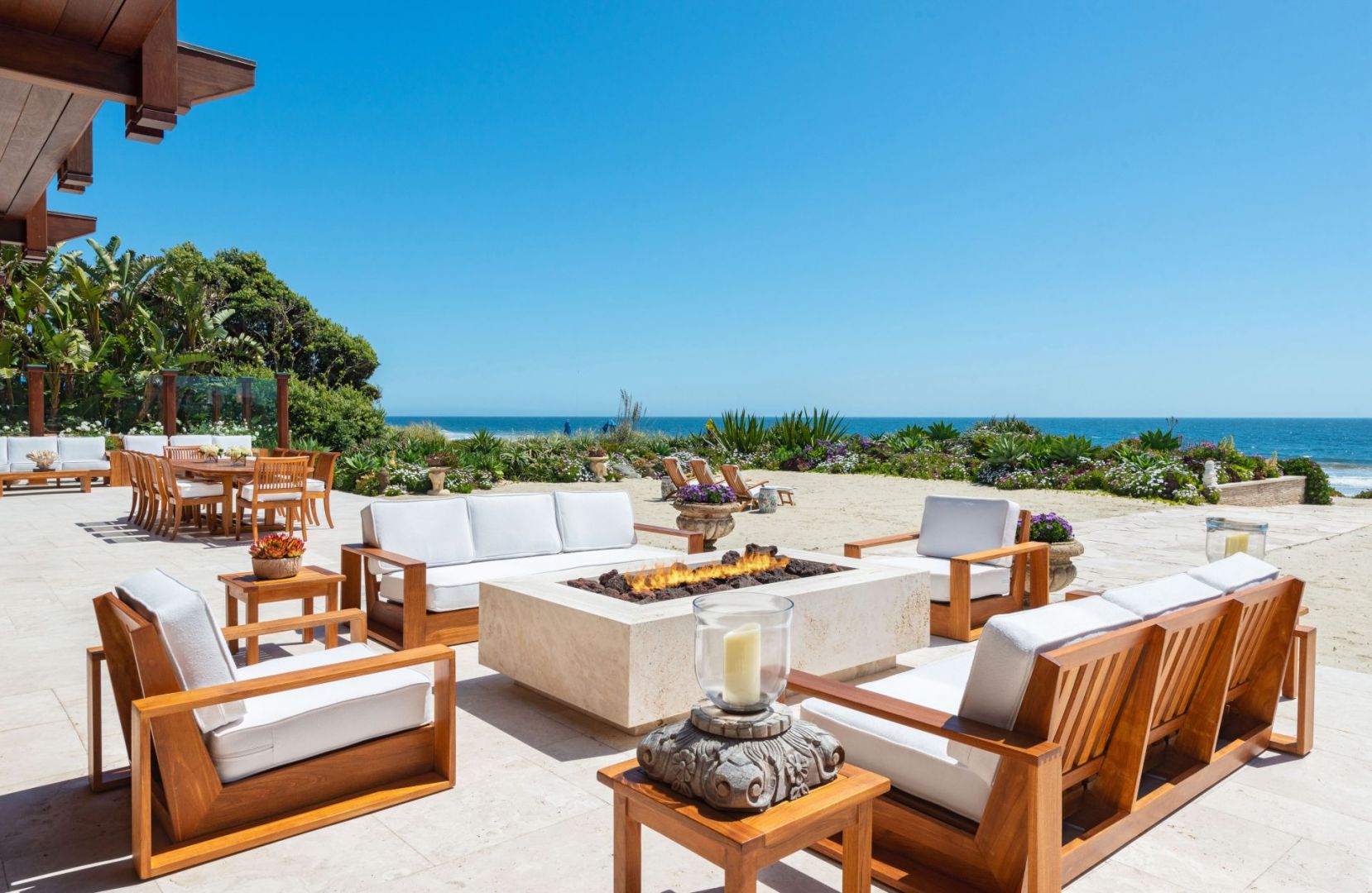 Zdjęcia: Mike Helfrich. Źródło: chriscortazzo.com, TopTenRealEstateDeals.com